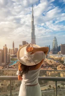 Girl standing infront of Burj Khalifa